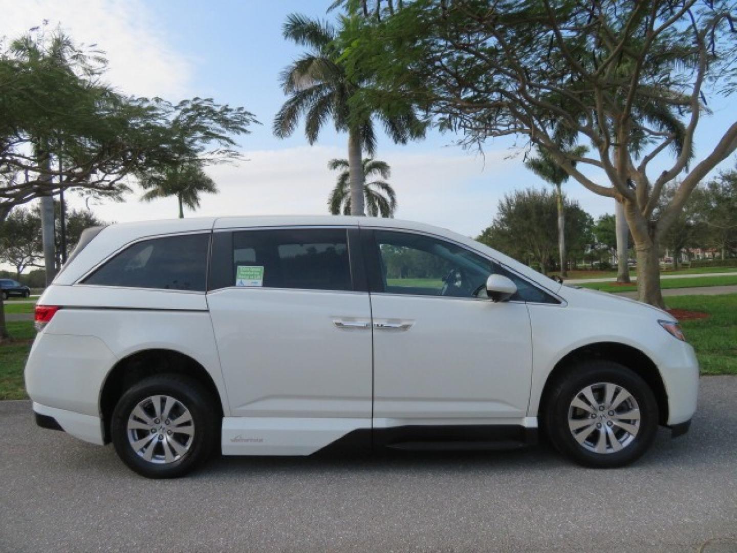 2016 White /Truffle Honda Odyssey (5FNRL5H63GB) , Automatic transmission, located at 4301 Oak Circle #19, Boca Raton, FL, 33431, (954) 561-2499, 26.388861, -80.084038 - You are looking at Gorgeous Pearl White Diamond 2016 Honda Odyssey EX-L VMI Northstar Handicap Wheelchair Conversion Van with 79K Original Miles, In-Floor Power Side Entry Ramp with Kneeling Van Function, Passenger Side 6 Way Transfer Seat, Quick Release Driver's Seat, Hand Controls, Tie Down System - Photo#4